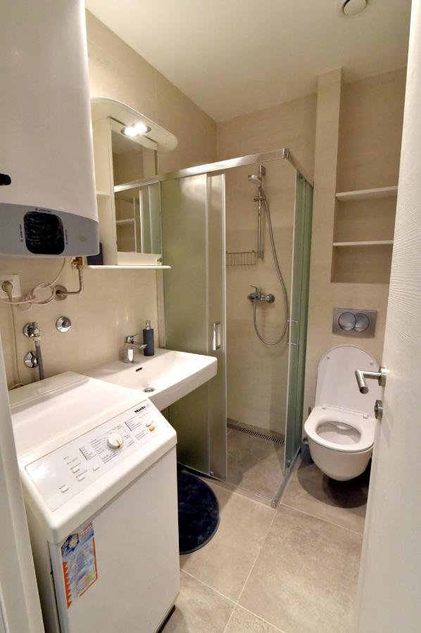 Apartamento Tayson Square Dorcol New Location Free Garage Belgrado Exterior foto
